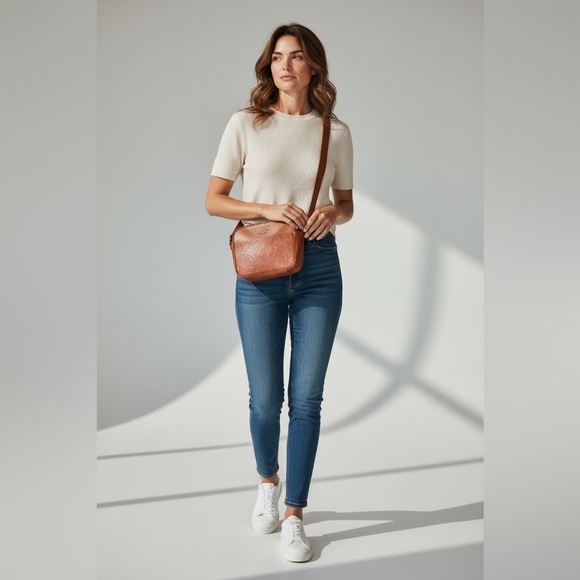 Darcy Marks London Brown Tooled Embossed Leather Crossbody Bag - Picture 5 of 5